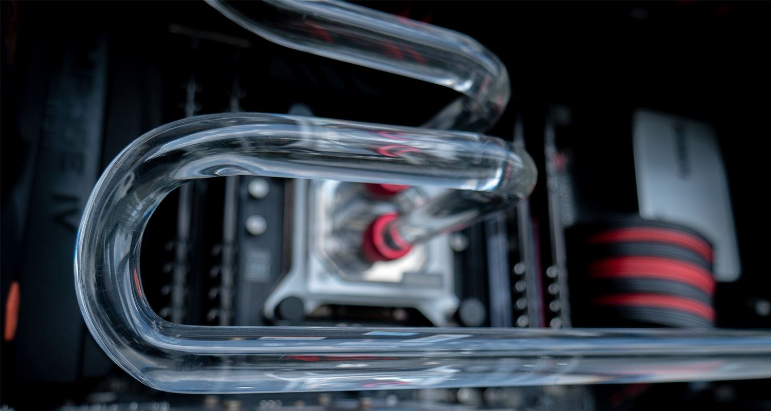 Ein wassergekühlter Computer.